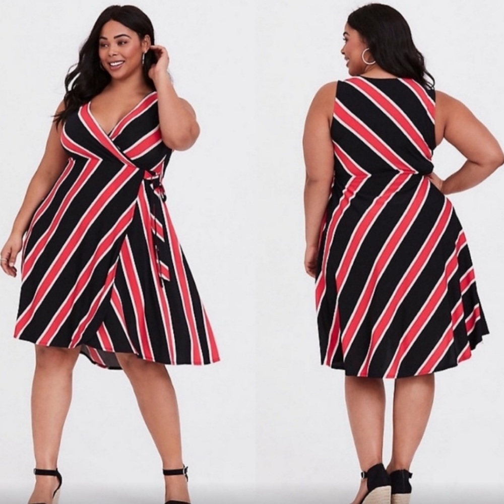 NWT Torrid Mini Stretch Crepe Wrap Dress - Size 3